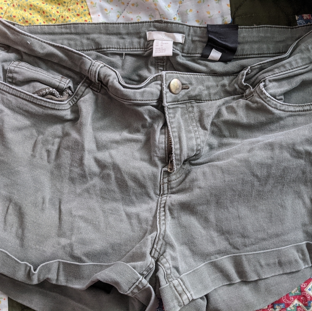 Forever 21 stretch short mid rise